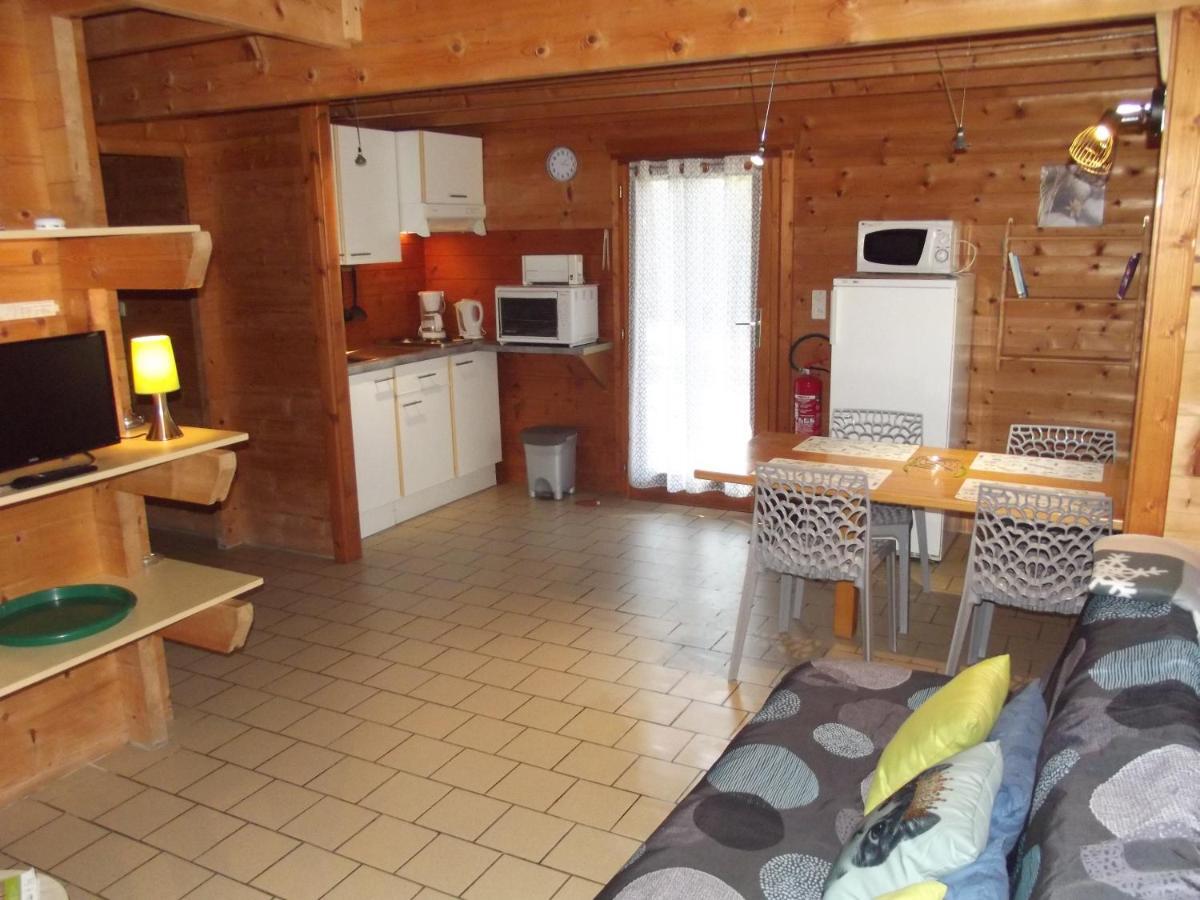 Вилла La Roche Du Moulin Saint-More Экстерьер фото