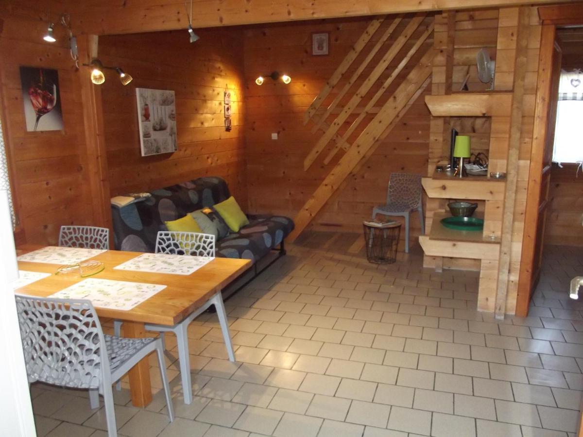 Вилла La Roche Du Moulin Saint-More Экстерьер фото